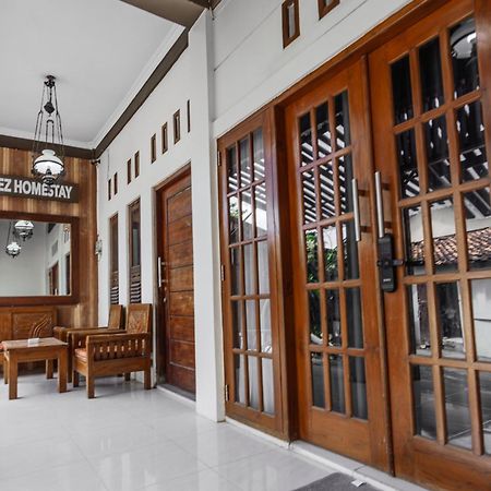 Inez Homestay Yogyakarta Kültér fotó