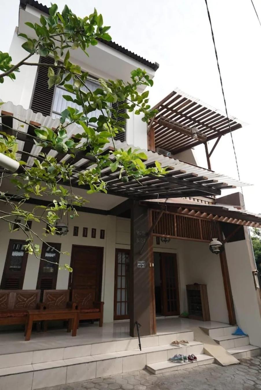Inez Homestay Yogyakarta Kültér fotó